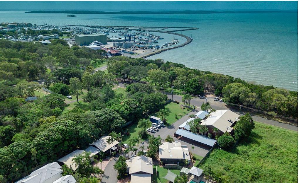 The Villas - Hervey Bay - 2 Separate Villas Urangan Exterior foto